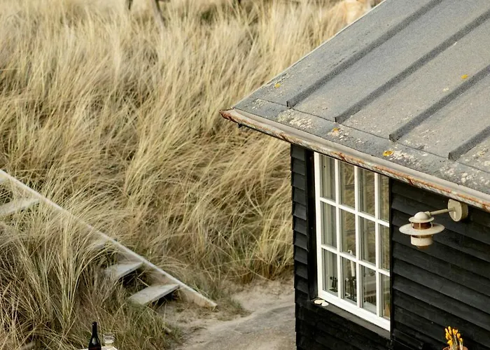Дом отдыха Beach House In The Dunes At Tornby Strand Хиртсхальц